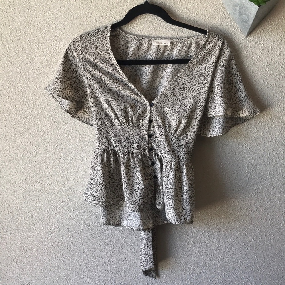 Blush J V neck button blouse Small